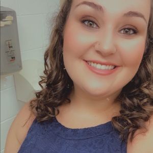 Meet your Posher, Abigail